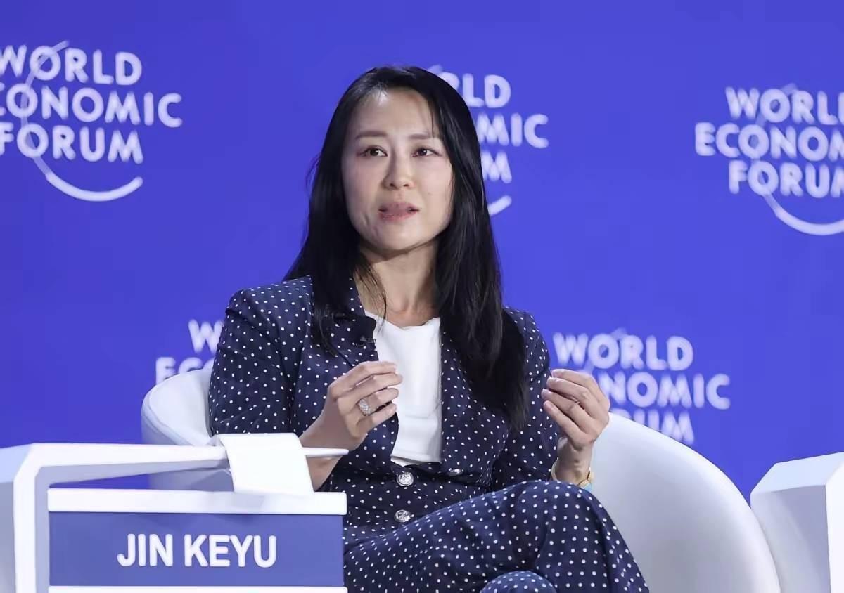 “中国想成为发达国家，就必须先成为消费大国”，在26日的天津论坛会上，女专家金刻