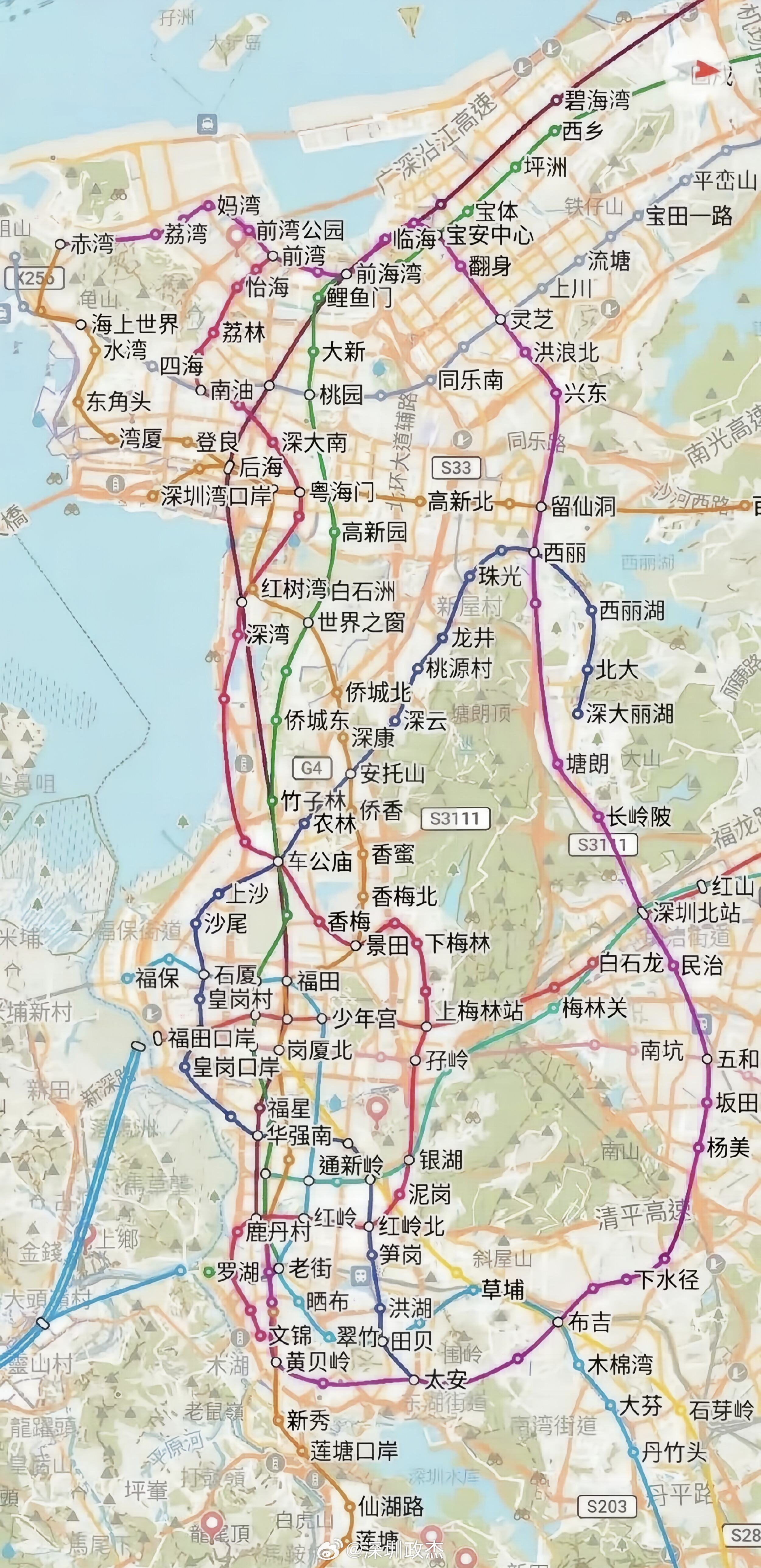 Shenzhen地铁复杂，但有序。1号线装着深圳的过去，5号，11号线载着深圳