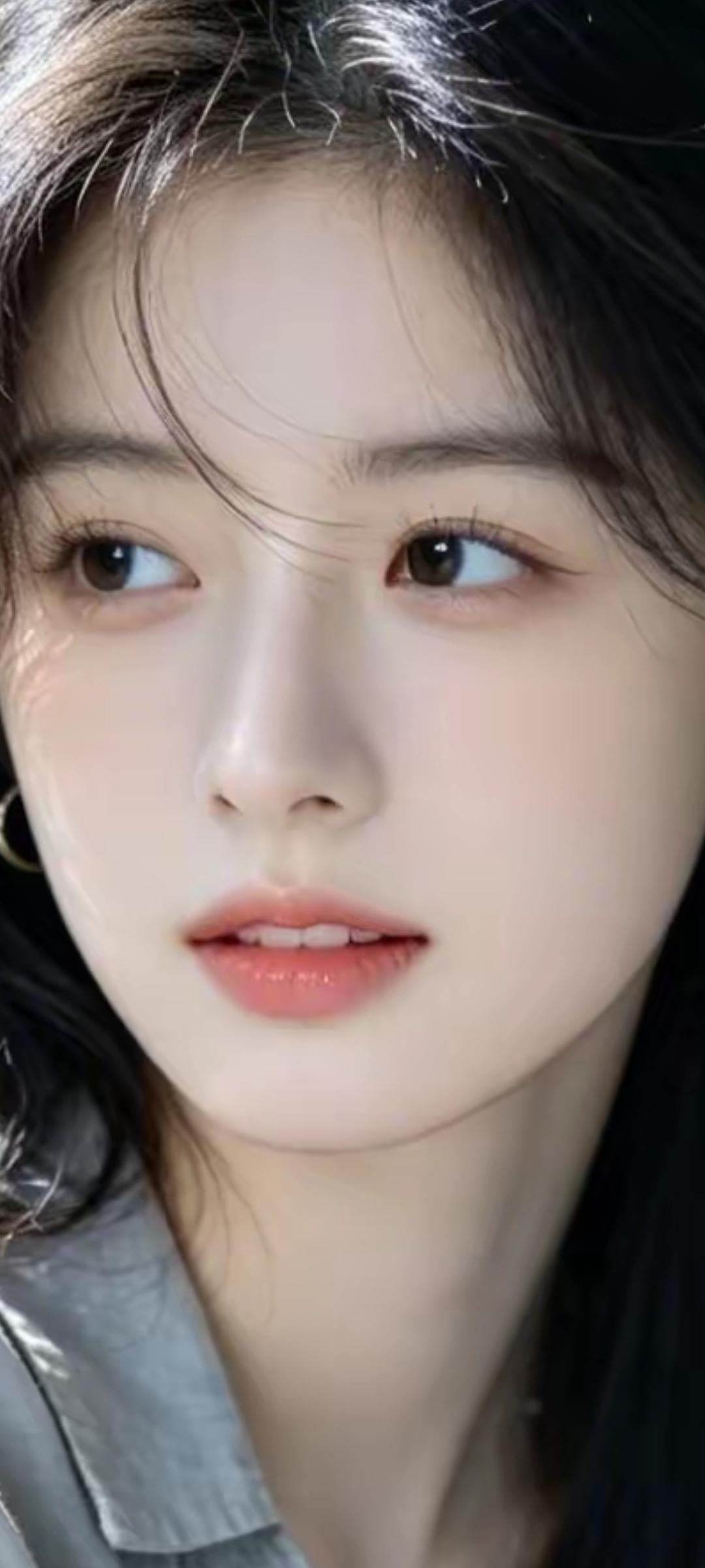 温柔甜美的少女，浅笑如春日暖阳。
