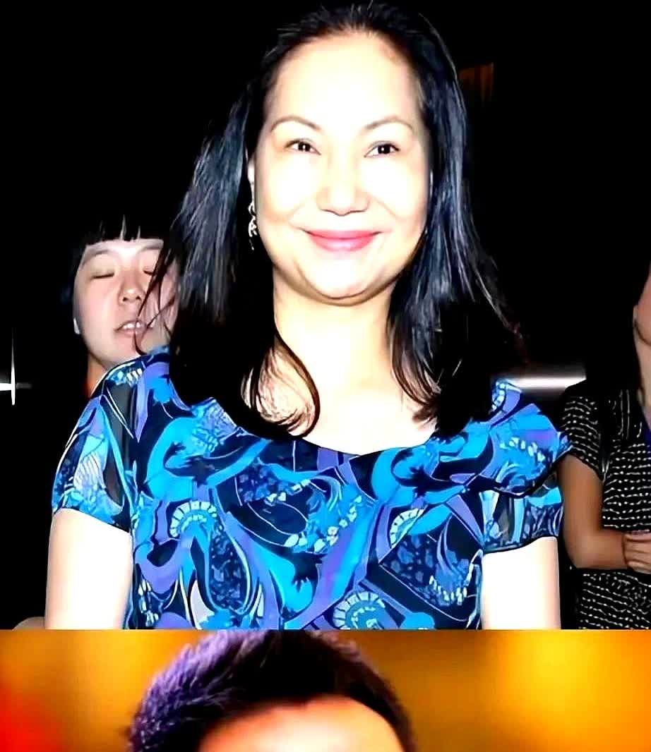 S妈是全网最后悔的人！她已经进退失据！当初汪小菲那大酒店就是她们家提款机