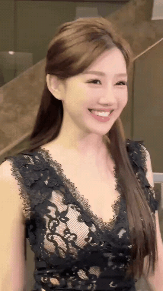 果然还是年轻好啊这笑容放在北极冰块都会被融化掉吧！