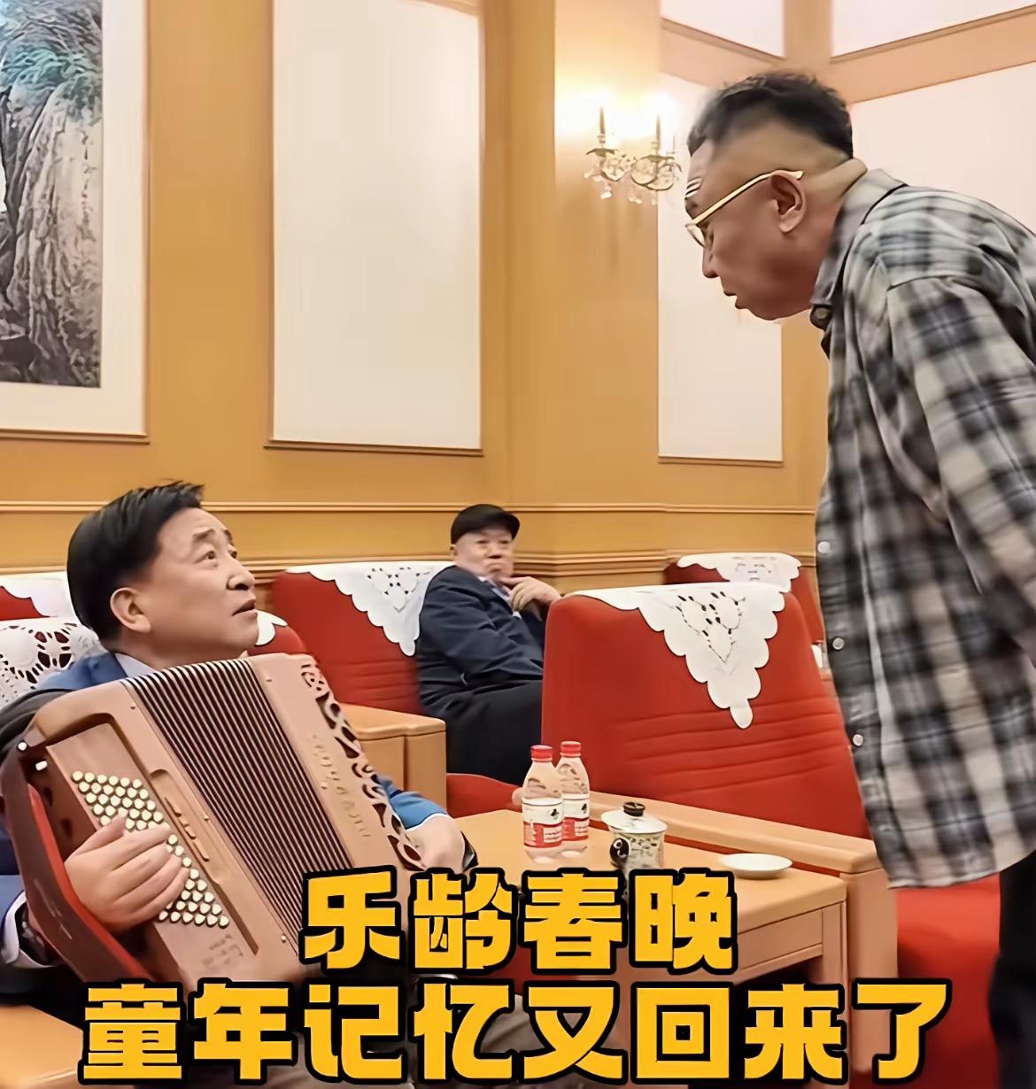 于谦的情商太高了，既能跟郭德纲做搭档，还能跟姜昆说得上话。于谦不管是当演员还是说