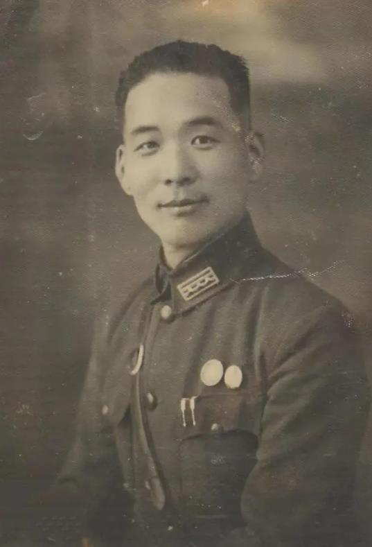胡琏丢了12兵团司令，为啥不辞职不喊冤？1948年9月，国民党要组建第12兵
