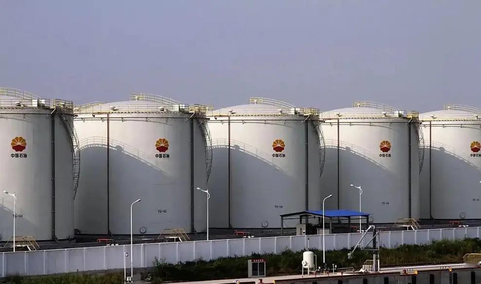 我国到底储存了多少石油？美国能源署给出了数据——大约14亿桶。这个量是怎样的一