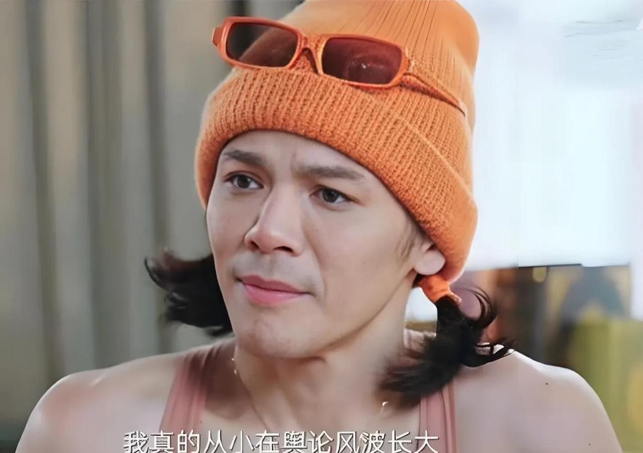 真的是“有钱能使哥变姐”啊！很多人不理解向佐这两年中性化的造型和夸张的打扮，甚