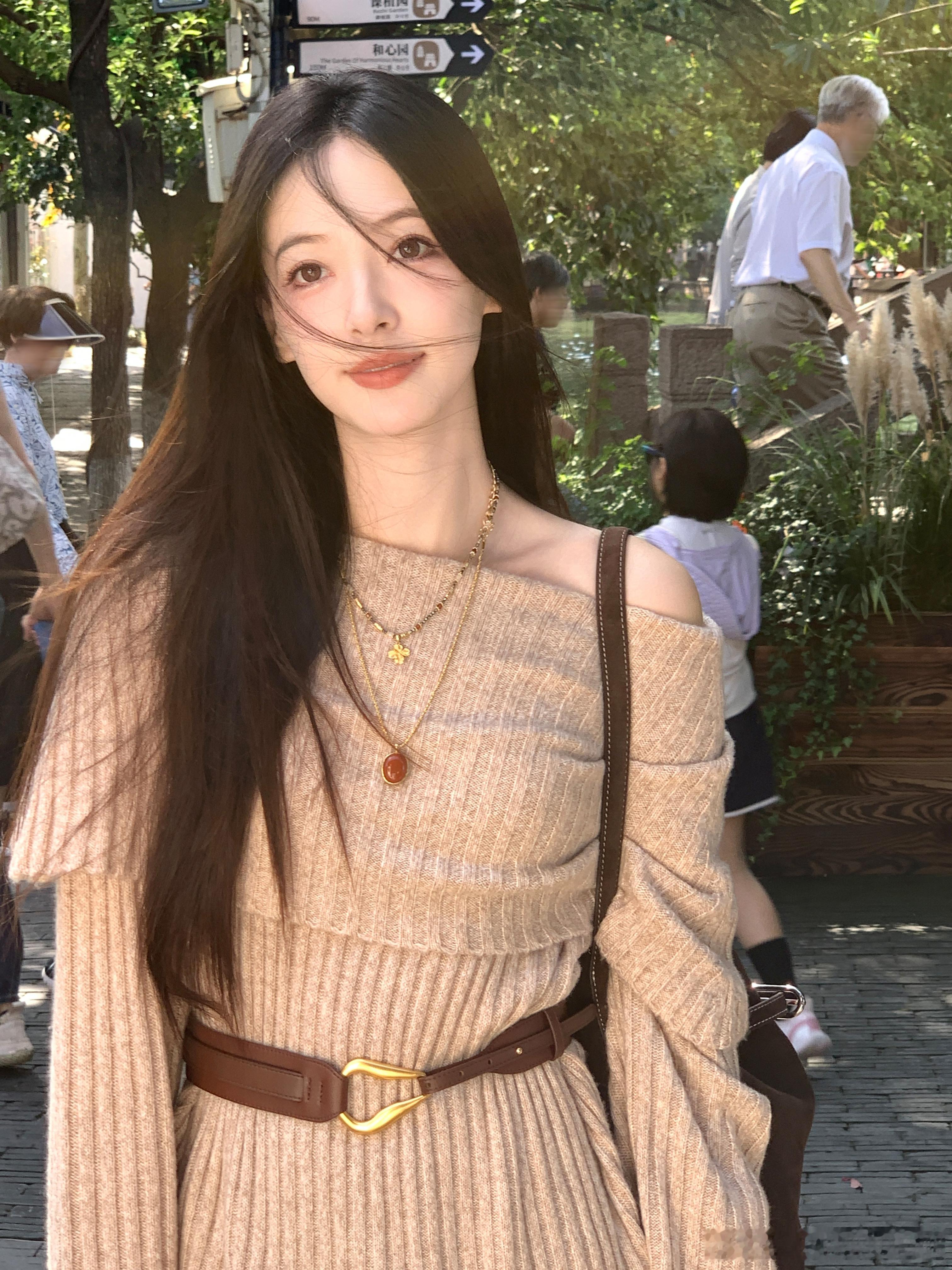 全国入秋是不是忘了提醒上海🍁你们的城市都降温了吗～​​​