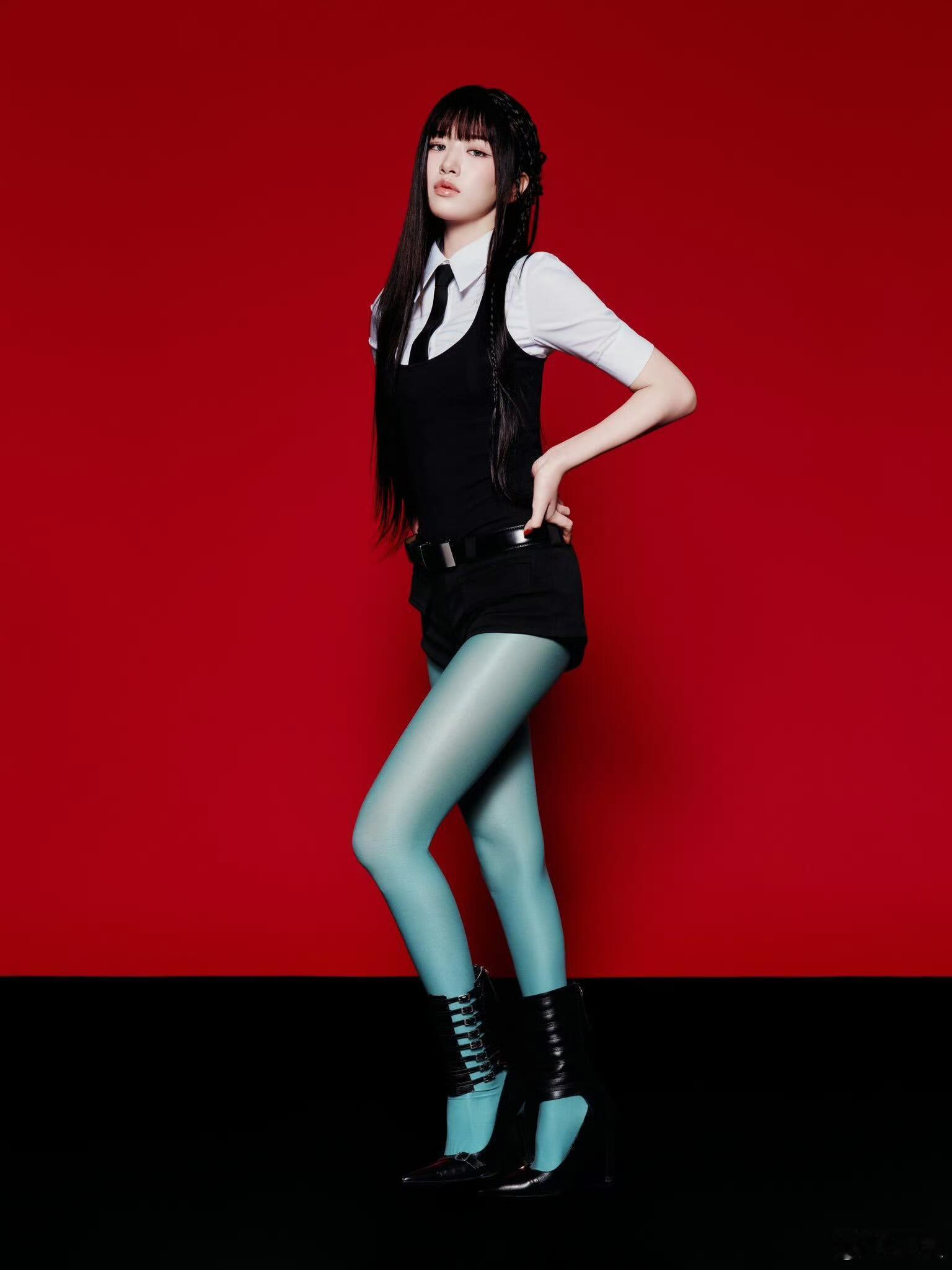 安宥真🖤最新丝袜造型