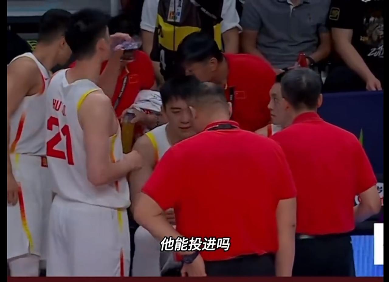 中国男篮5分险胜，超级新星被弃用，网友怒喷郭士强：好苗子都被你耽误了！王俊杰本