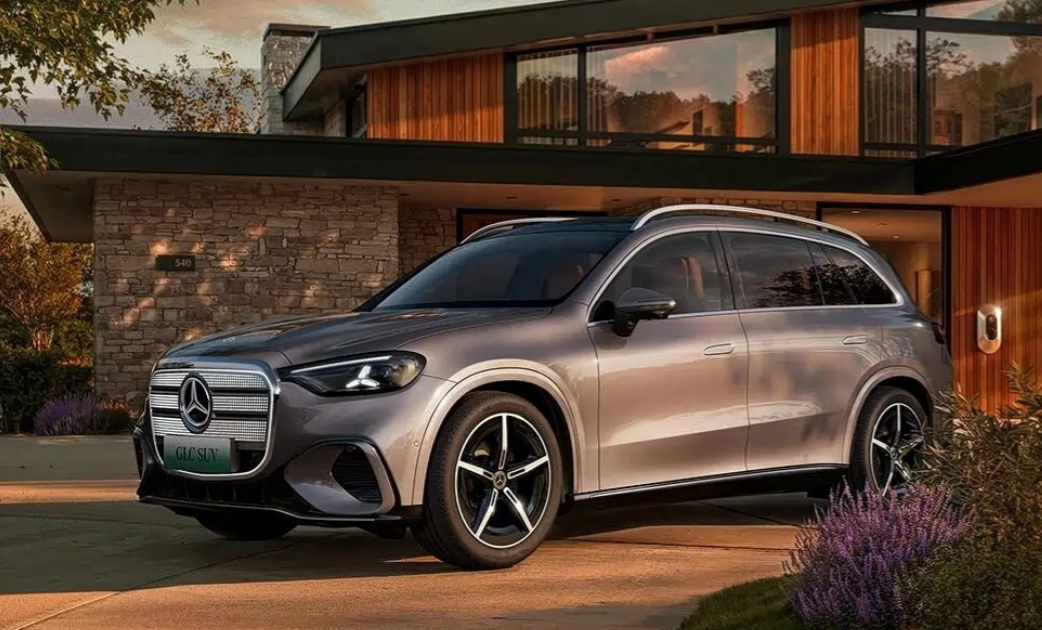 这才是BBA老大哥该有的样子，奔驰全新GLC纯电国产加长版正式发布，轴距加长到3