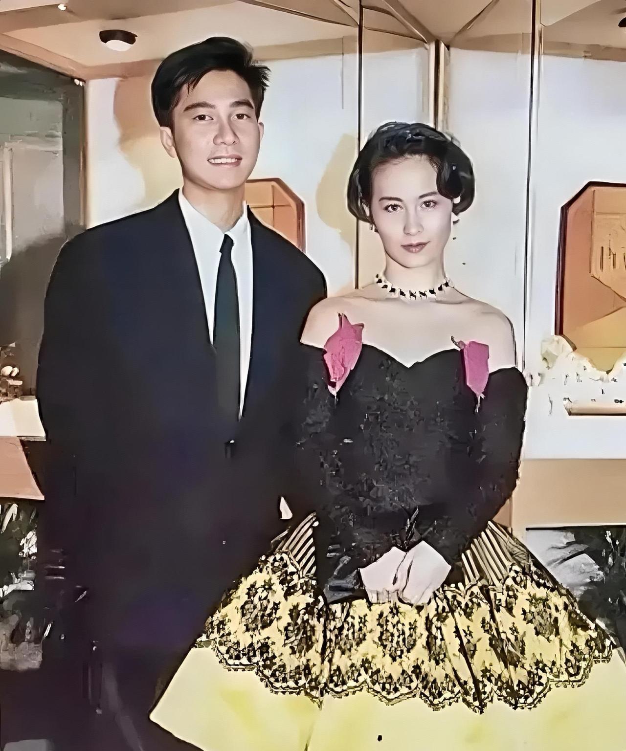 1991年，33岁的陈百强参加何超琼婚礼时的一张留影。这场豪华的婚礼轰动一时，一