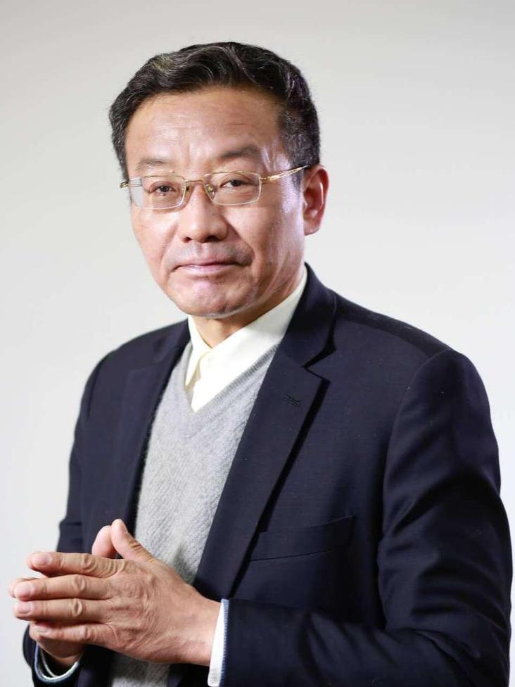 复旦大学王德峰教授说：“2000年我母亲去世，2006年父亲去世。但当我父亲去世