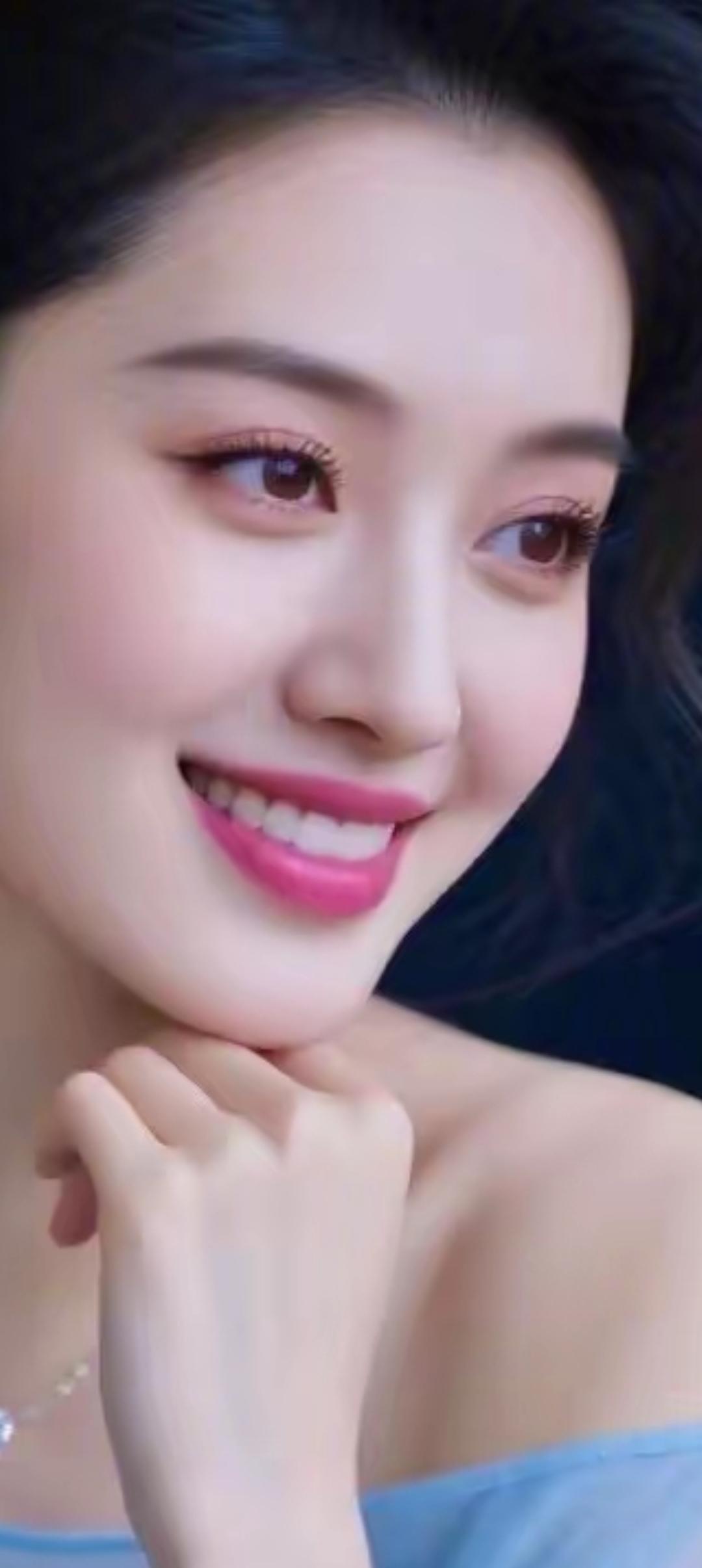甜美笑容，温柔可人，元气满满的一天从微笑开始！😊✨