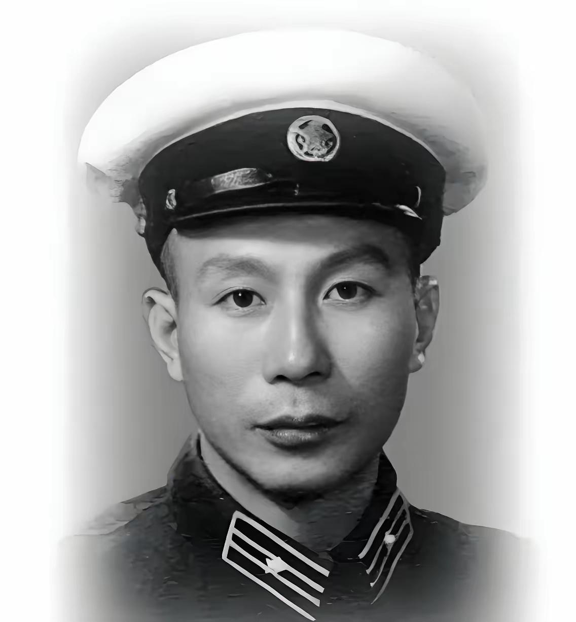 1955年，一艘仅22吨的解放军鱼雷艇突发故障，带着仅剩的一枚鱼雷艰难返航，迎面