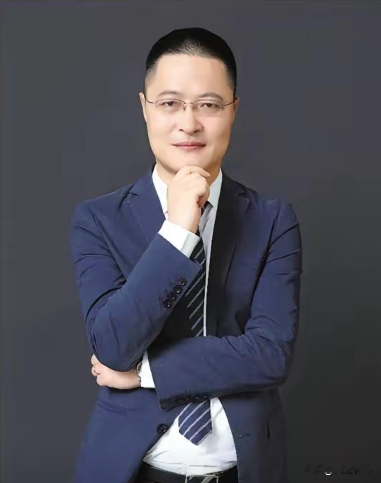到底是什么原因让赵海峰敢于冒险伸出黑手？答案其实就是道德底线缺失和特权思想作祟，