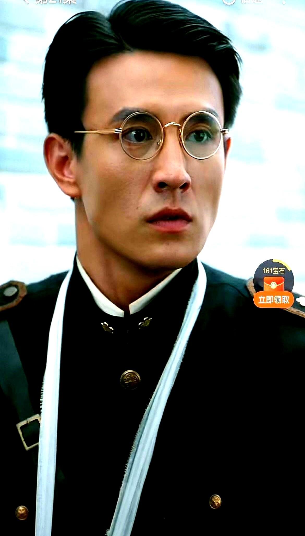 刘萧旭这次转型，真的玩出花了！他一头扎进谍战短剧，为角色林琛硬瘦了8公斤，还