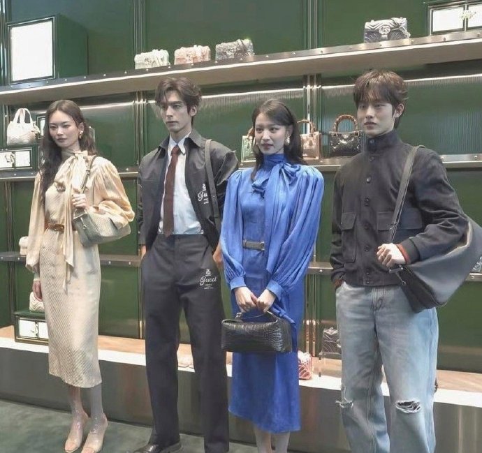 宋威龙和王楚然竟然同框了，两位都是神颜级别，什么时候合作一部剧就好了​​​