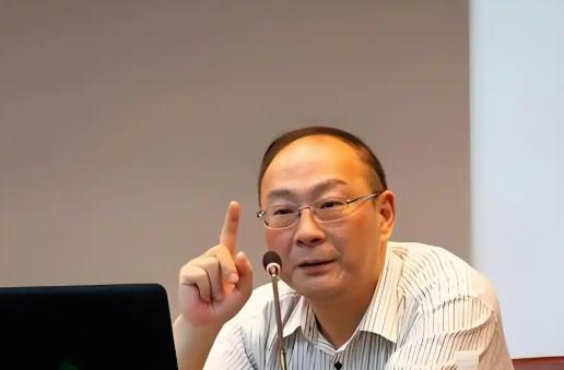 万万没想到，全球局势中“最乱”的竟是中国，人民大学金灿荣院长曾直言：中国周边