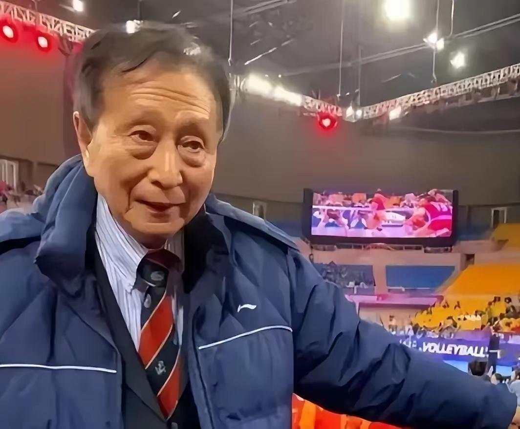 宋世雄住进朝阳老年公寓那天，只带了三样东西不是塞满行李箱的锦衣玉食，不是彰