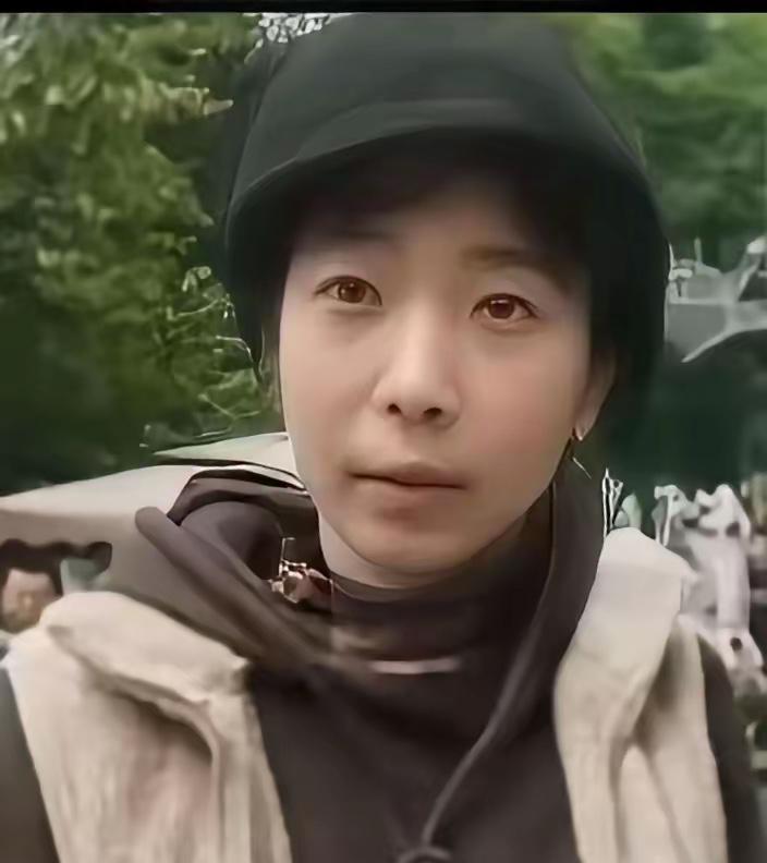 看这女人的面相，有小日子的血统？