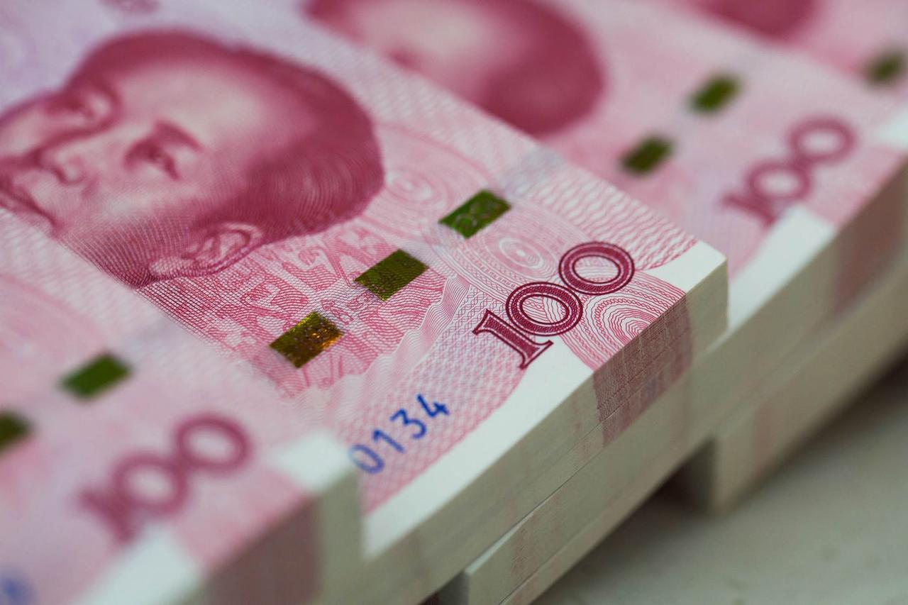 🐒中国买矿石坚持用人民币，不玩美元那一套了。美国让澳大利亚必须用美元卖，结果自