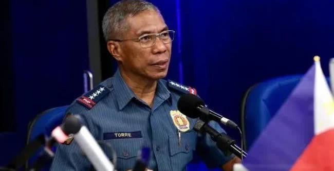 托雷这个靠着逮捕菲律宾前总统而升官发财的警察总长，被杜特尔特市长儿子放了鸽子，结