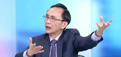 吴子嘉揭郭正亮老底3月5日，台湾美丽岛电子报的董事长吴子嘉，揭了郭正亮的老底