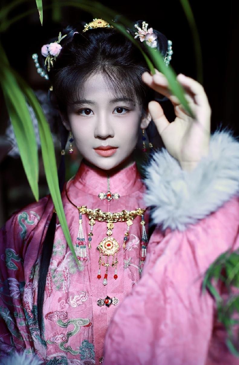 看了《兰香如故》第一集。觉得我们现在生活很幸福了，在明代还有教坊司。剧里沈伯