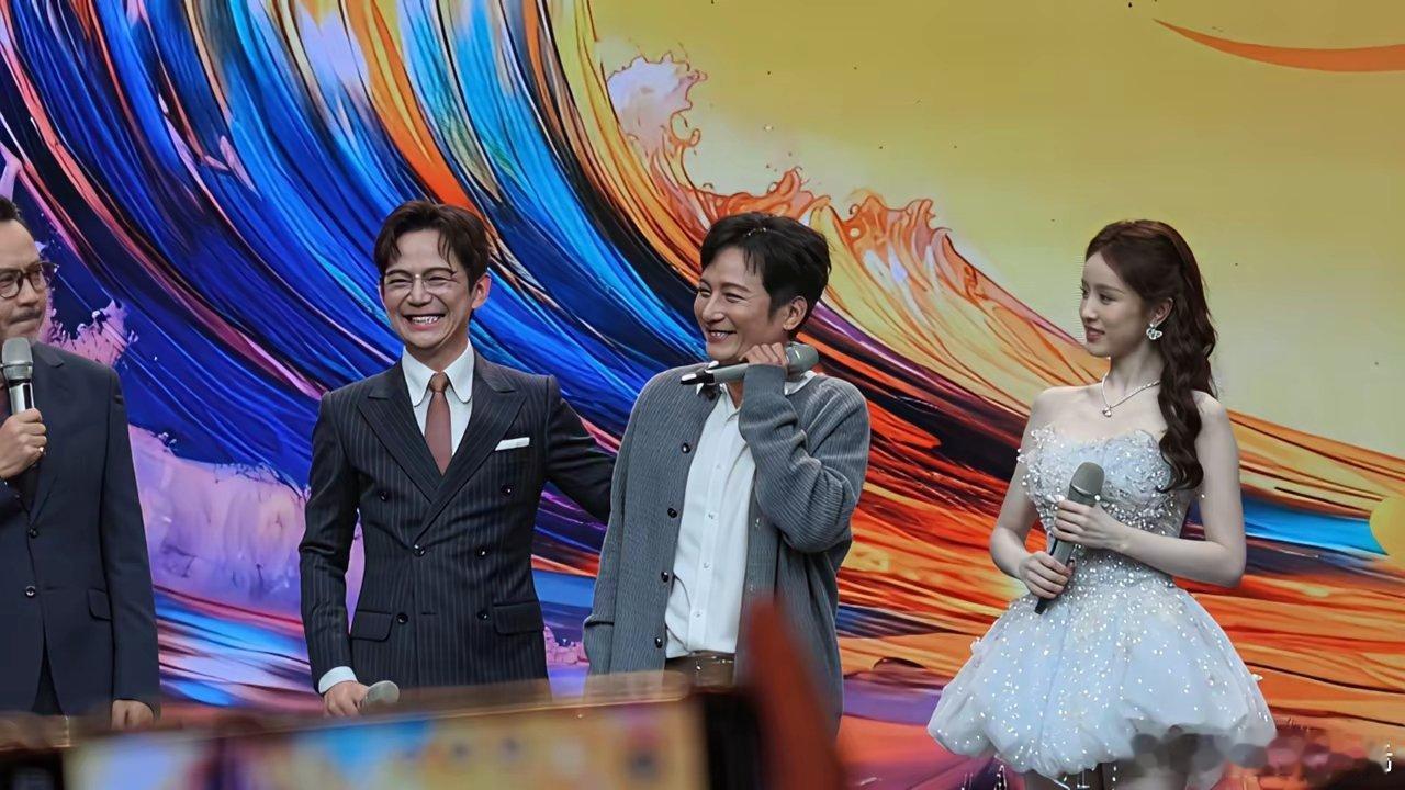 新人培养失败，湖南卫视还是低头把维嘉请回来了。维嘉对湖南卫视其实仁至义尽了。​他