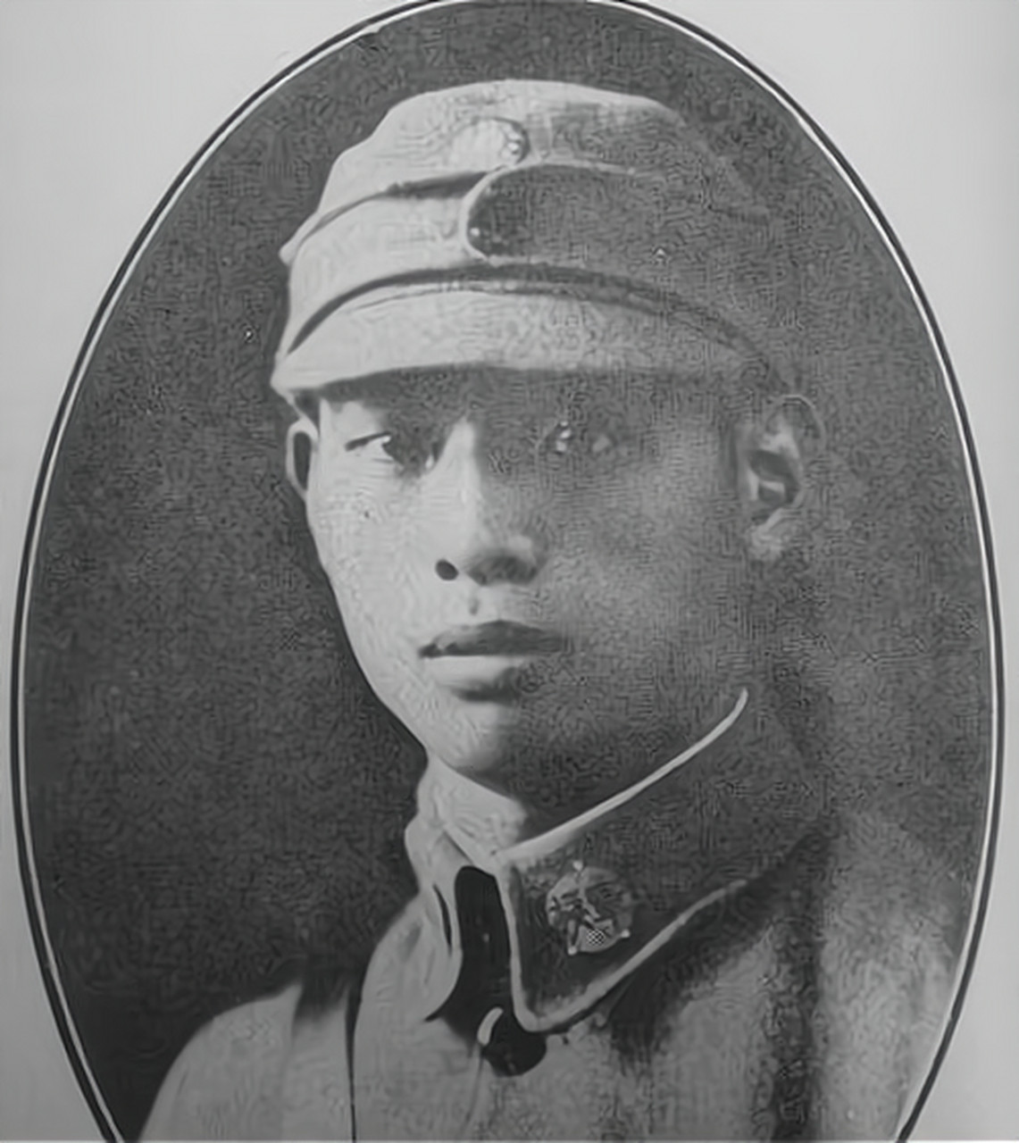 1939年，国军营长被日军包围，师长大惊，连忙给他发报，让他突围，还说会派人接应