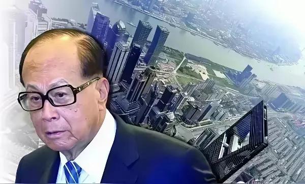 “97岁的李嘉诚，又一次把自己送上热搜。”三个月前，他打包全球43个港口，作