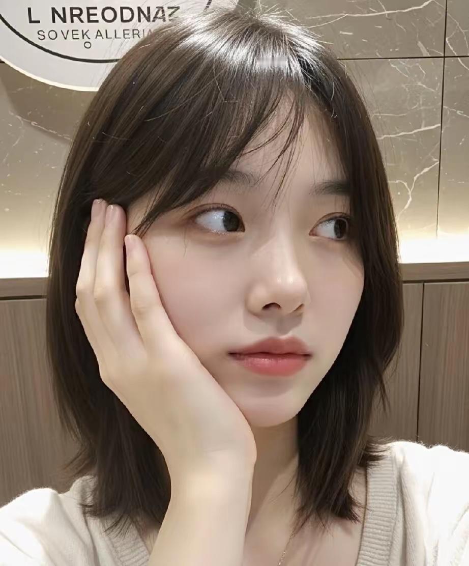 同事家有两个女儿，姐妹俩性格脾气相差很大，妹妹温柔内向，姐姐大大咧咧，侃侃而谈，