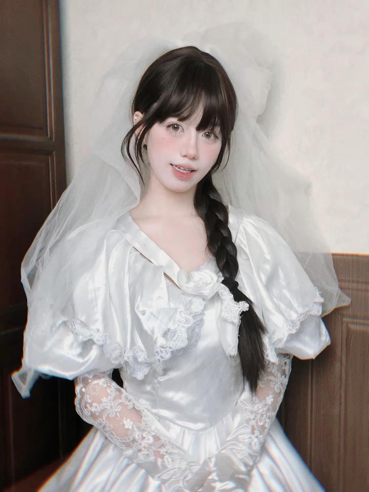 我会有穿上婚纱的那一天么？复古婚纱甜妹