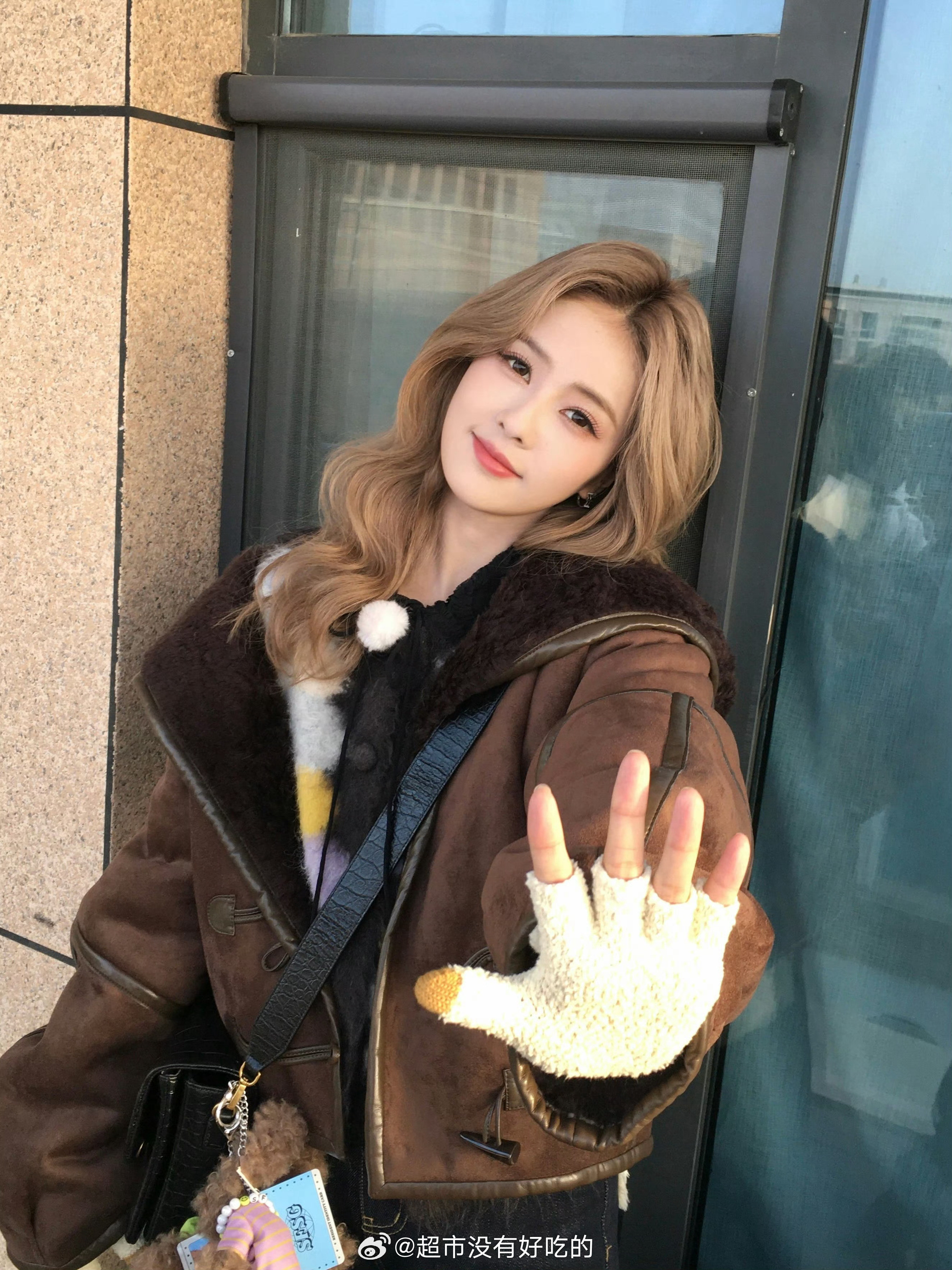 新鲜的白鹿，发色好美哦​​​