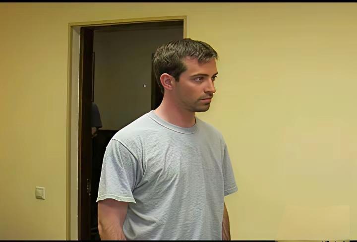 莫连科夫的可怕，远超“一个间谍顶几个师”的说法。他藏在俄罗斯权力心脏，偷的不是普