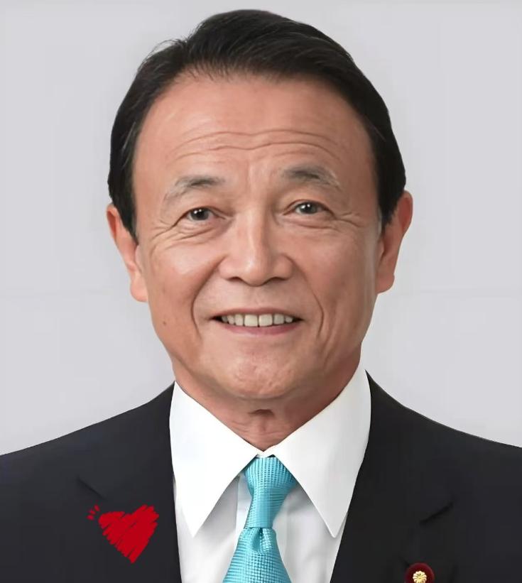 10月7日，日本自民党新总裁高市早苗召开记者会，宣布麻生太郎担任副总裁，铃木俊一