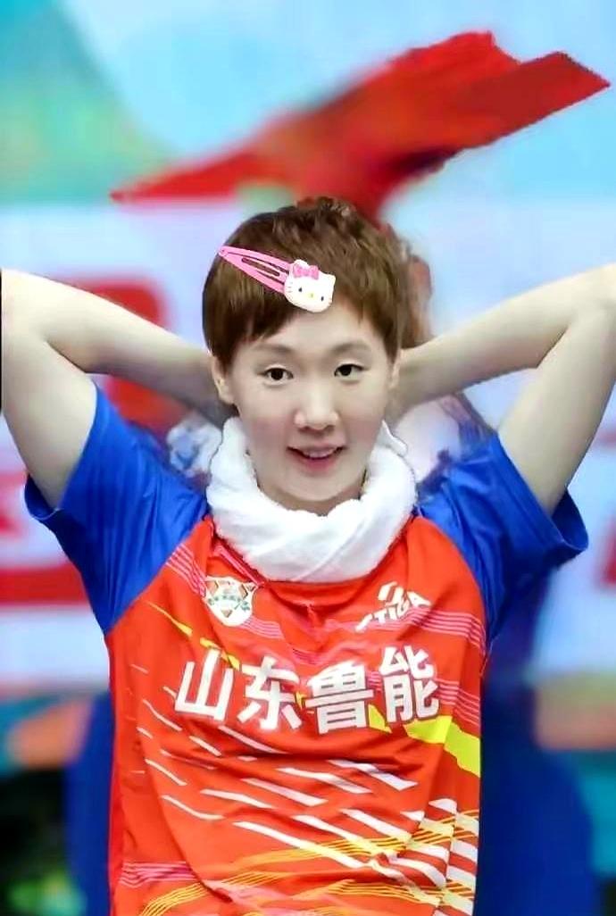 曼昱最近成绩涨得太猛！网友扒出背后藏着俩“功臣”——孟队医和奇奇老师！体