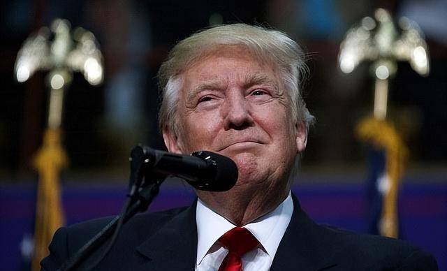 2025年全球经济最直白的冲突，集中体现在中美两国的经济对抗上。美国把制裁矛
