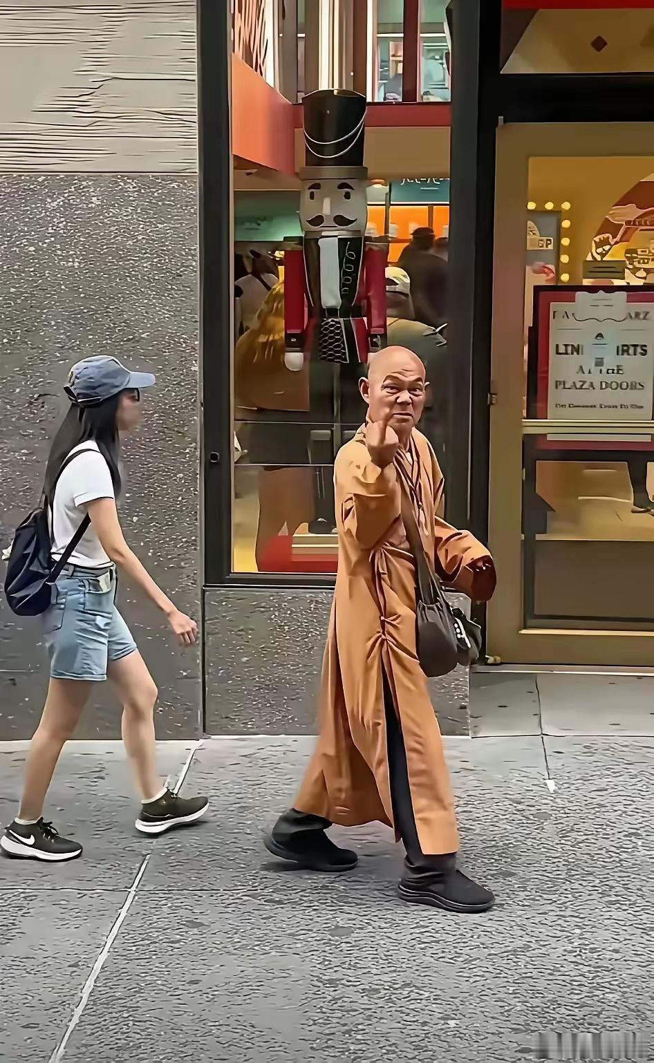 这是假和尚，没跑吧？[抠鼻]​​​