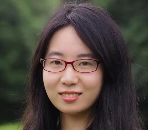 村里看面相的老人一眼看出这女子“不是善茬”！我拿手机里一张照片问老人，这女子