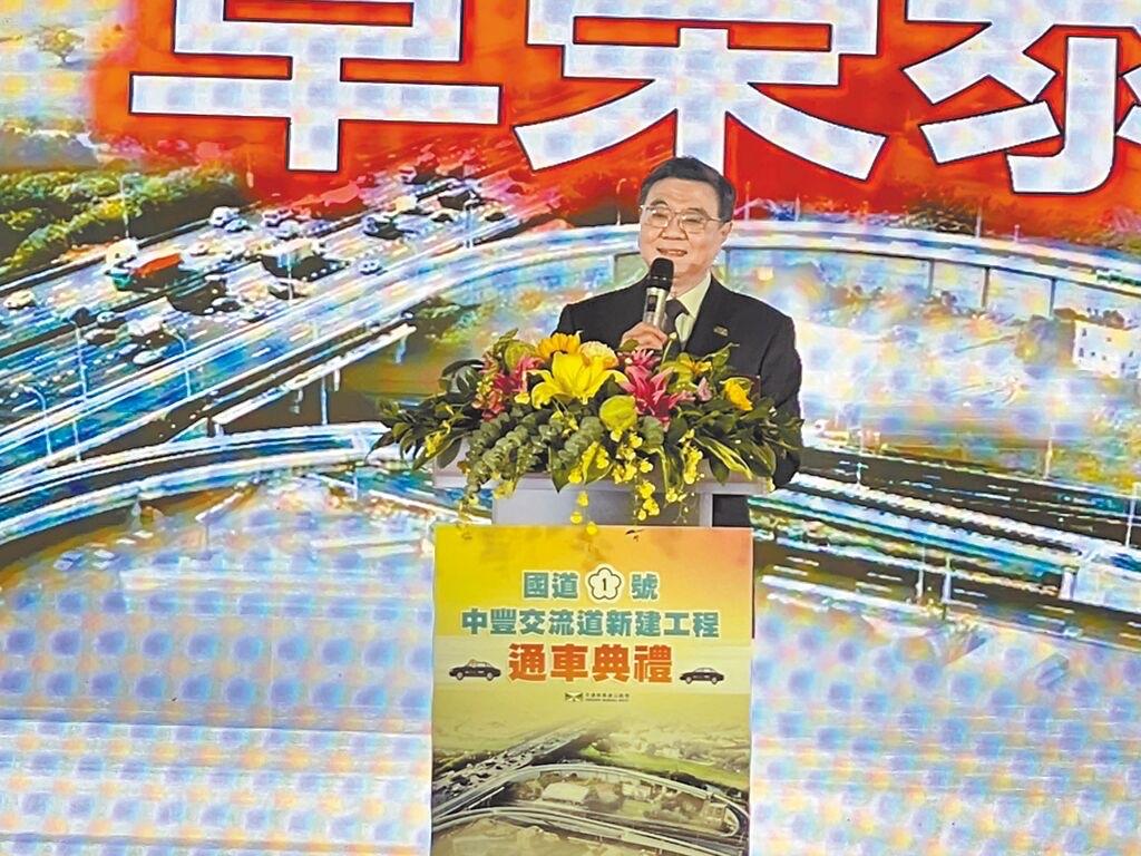 卓荣泰喊话：拜托蓝白立委快让总预算通过台行政机构负责人卓荣泰昨天（25日）赴