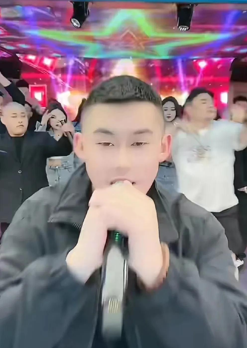 四平阿厦活动结束，泪崩感恩二驴！阿厦2号办了剧