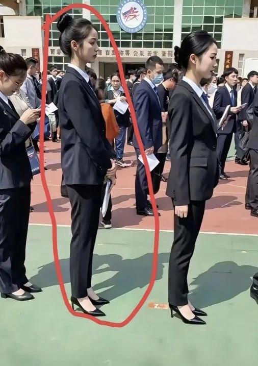 我敢说她一定考上了[呲牙笑]