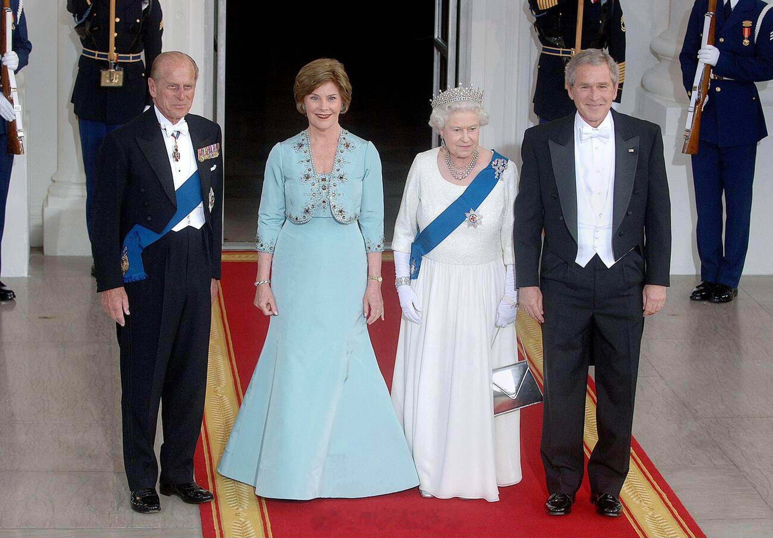 英国王室1️⃣9️⃣年前的今天2007年5月7日，伊丽莎白二世女王和爱丁堡公爵