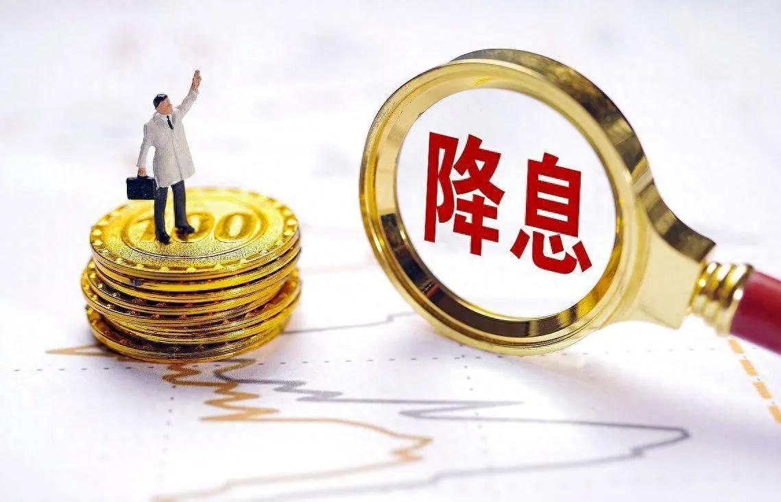 据CME“美联储观察”：美联储10月降息25个基点的概率为99%。看来10月
