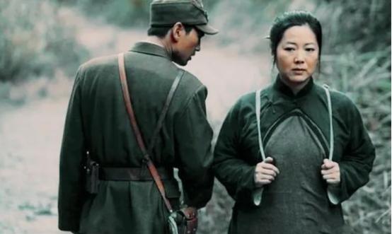 “你到底有几个儿子！为什么刚才说的三个，这会又多出来一个，你是活腻了吧！”194