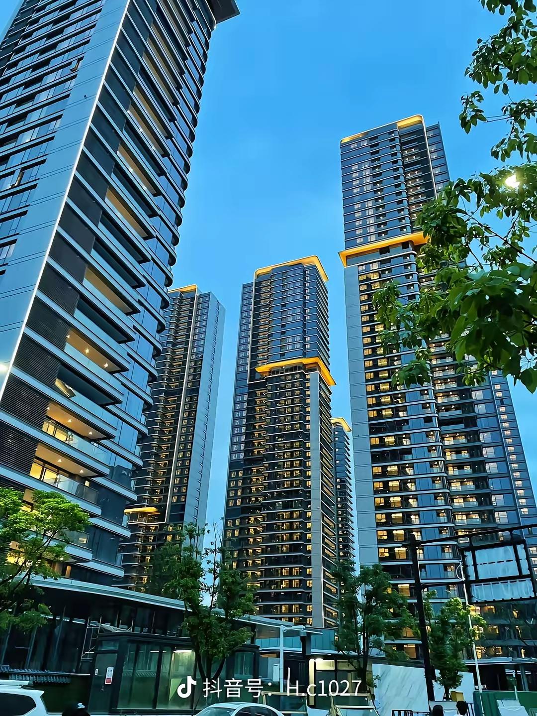 DeepSeek的房价预测一出来，才算把楼市的“真面目”说透了！别再问房价会不会