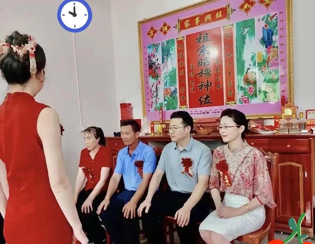 女孩这样的婚姻能幸福吗？男孩父母一看就是普通家庭，穿着朴素，家庭装修风格还停留在
