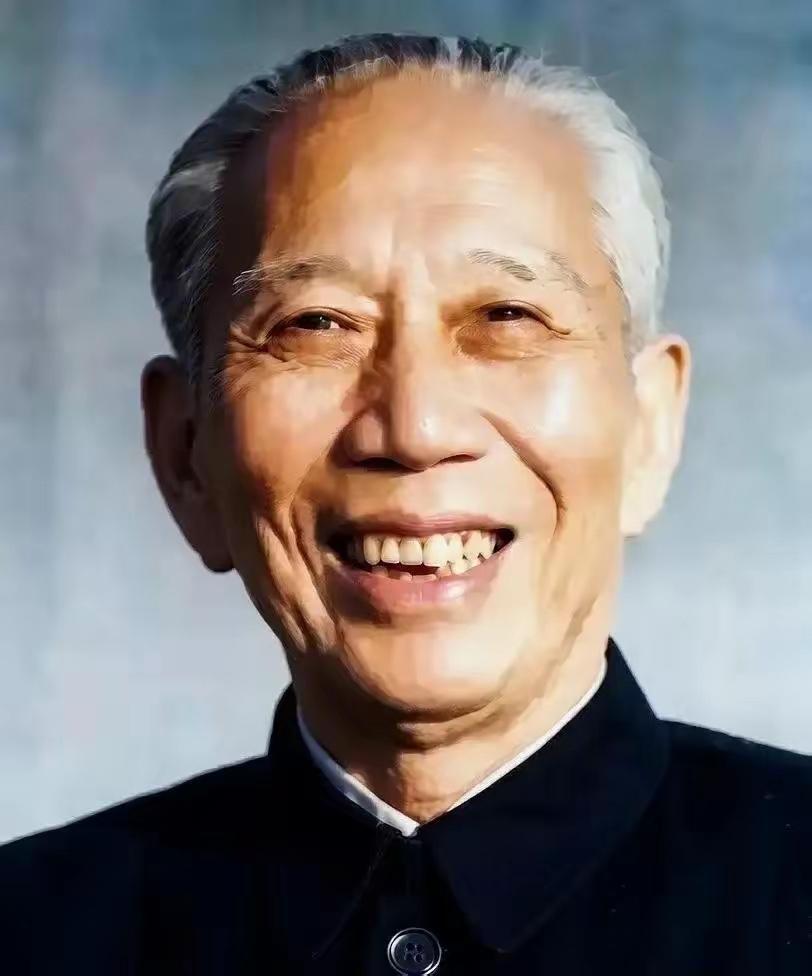 1952年，王震被撤销新疆所有职务。他不服，毛主席只说了一句：你错在只看新疆，没