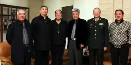 1967年10月，保卫人员向许世友报告：司令，有人要见你，许世友头也不回：不见，