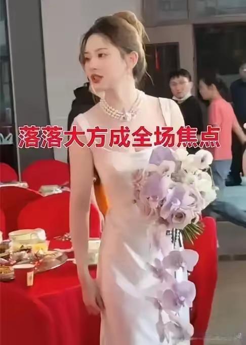 河南订婚宴刷屏：新娘美若天仙，新郎长相普通，网友却看懂了！前几天，朋友圈被一
